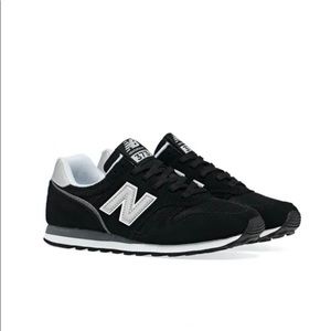 New Balance Women’s Sneakers Sz 37
